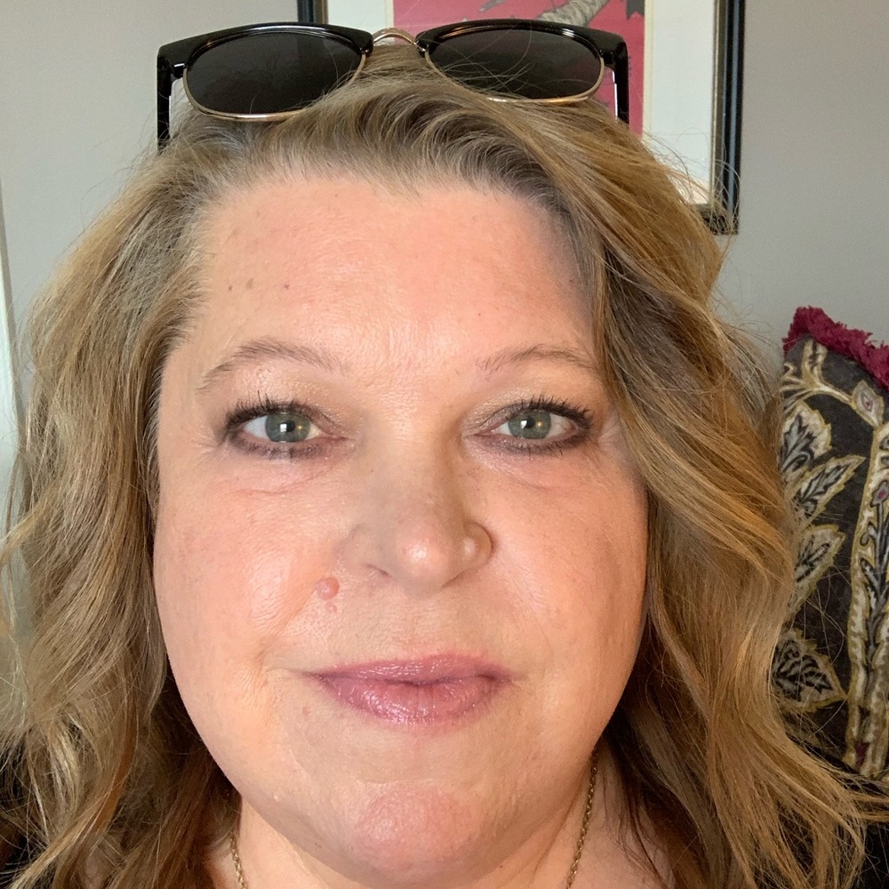 Meet your Posher, Carla